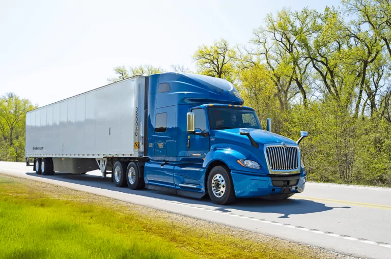 So You Want to Become a Truck Driver? 5 Steps to Take BEFORE You Get on the Road